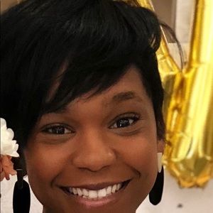 Meet your Posher, Maya